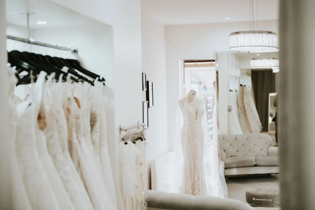 THE ULTIMATE WEDDING DRESS SHOPPING EXPERIENCE