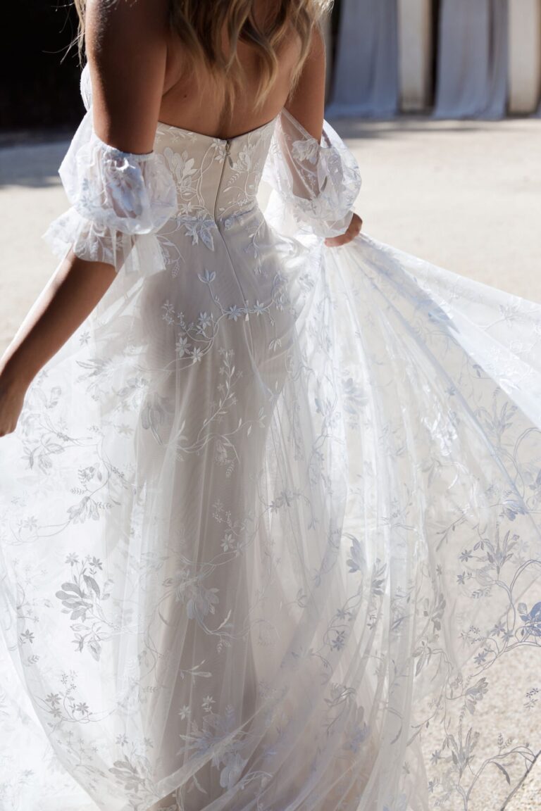 _DUSK_EY256_SWEETHEART STRAPLESS ALINE LACE WEDDING DRESS WITH DETACHABLE OFF THE SHOULDER STRAPS_EVIE YOUNG BRIDAL 323