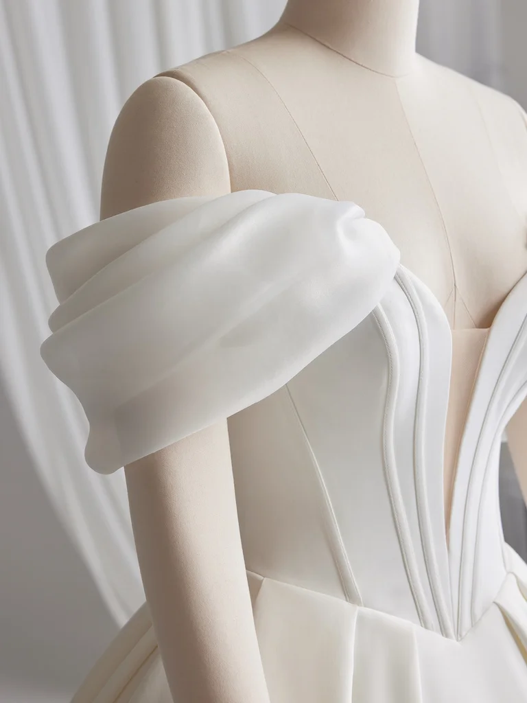 Derrick wedding dress