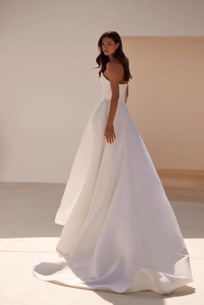 medium_2_N9_A2542_946ed19fef-wedding-dress