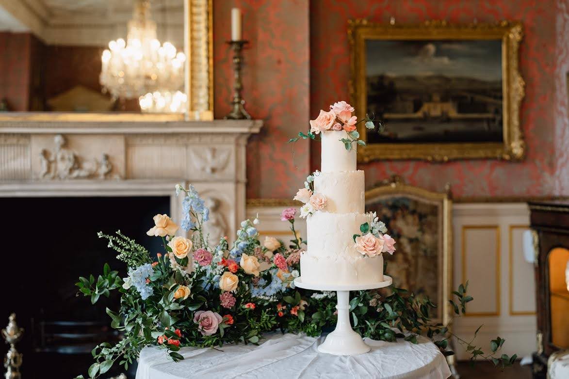 Luxury Wedding Cake Styles for 2025