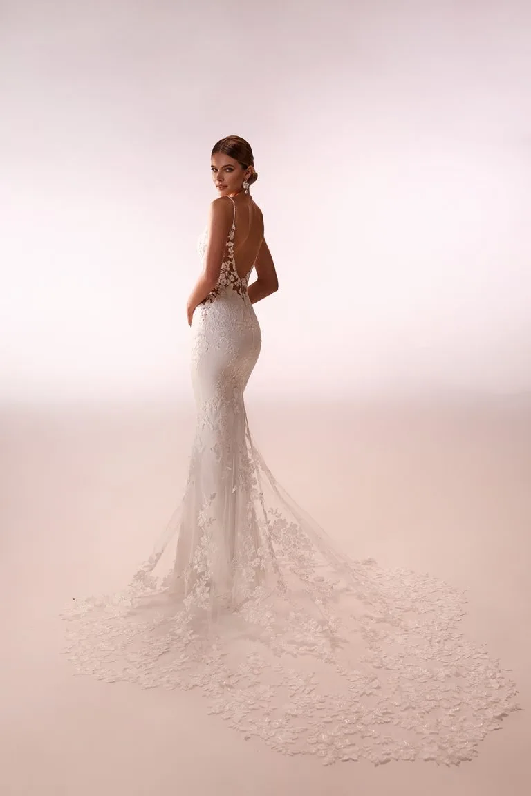 Apolonia_from_DAMA_Couture_1_o