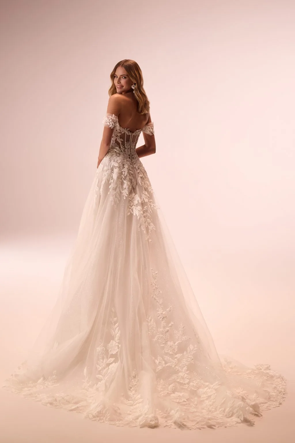 Aurora_from_DAMA_Couture_2