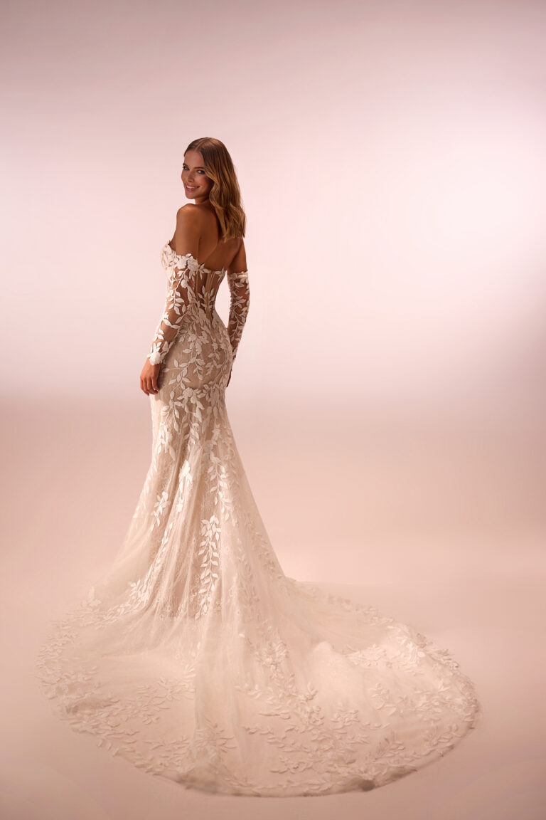 Procella_from_DAMA_Couture_2