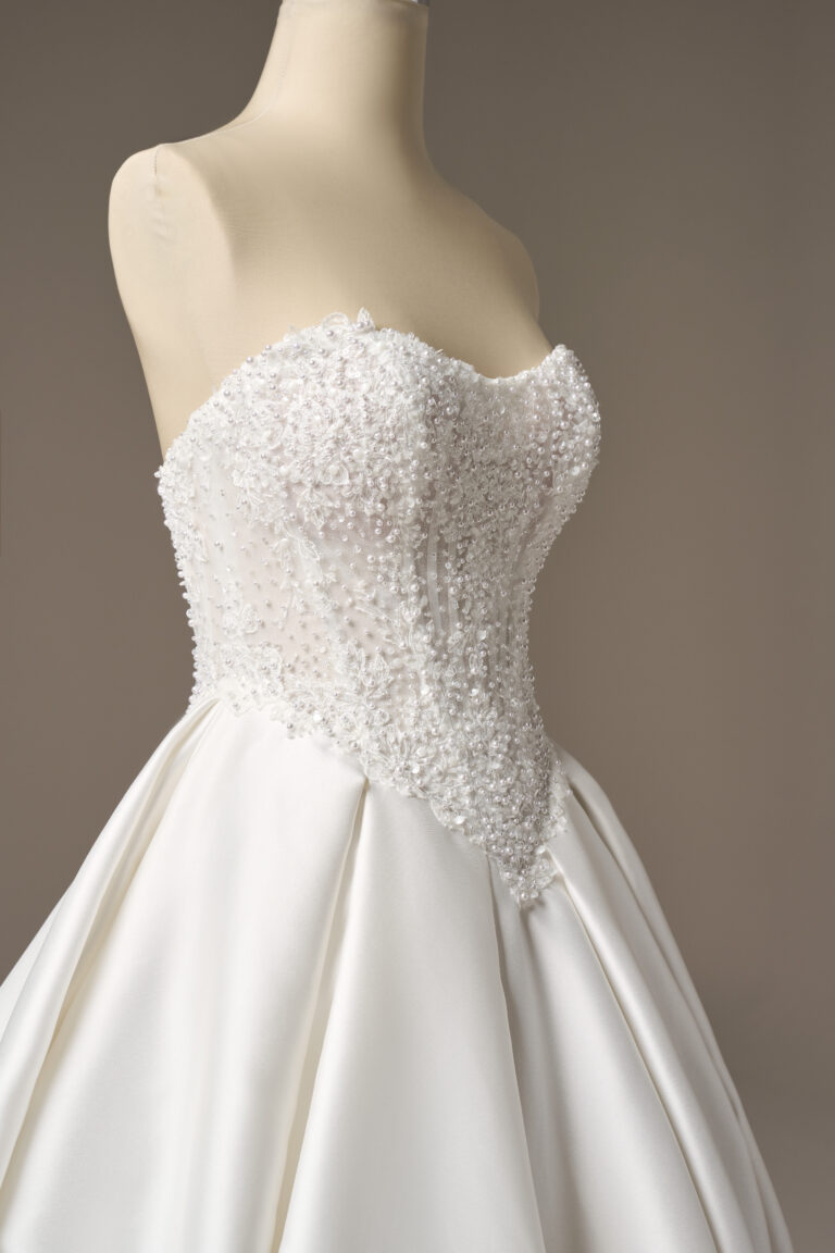 Maggie-Sottero-London-Ballgown-Wedding-Dress-26MS402A11-Alt101-IV002