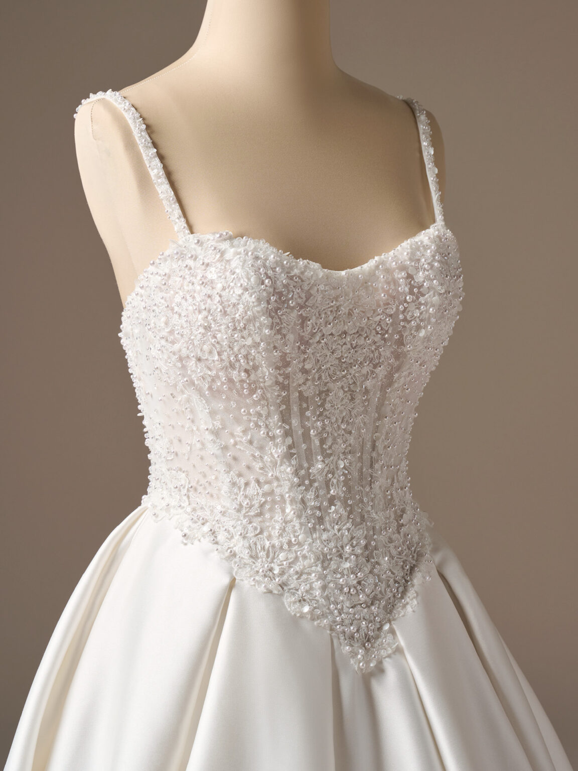 Maggie-Sottero-London-Ballgown-Wedding-Dress-26MS402A11-Alt103-IV002