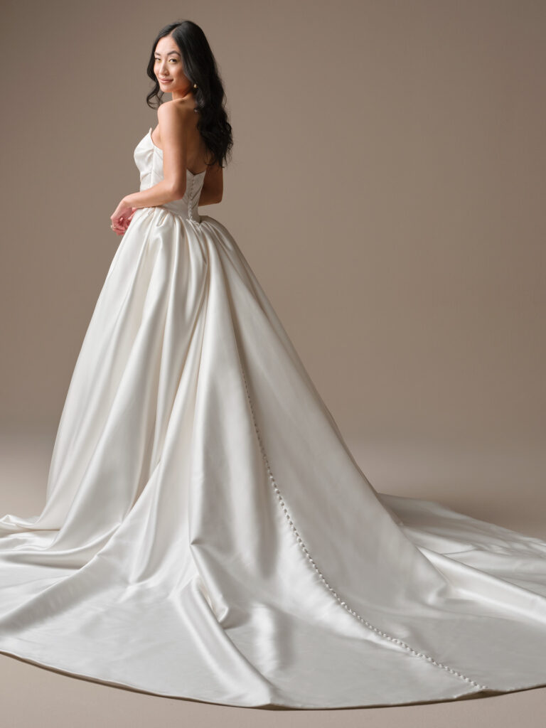 Maggie-Sottero-Maureen-Lane-Fit-and-Flare-26MS472A01-Alt55-IV002