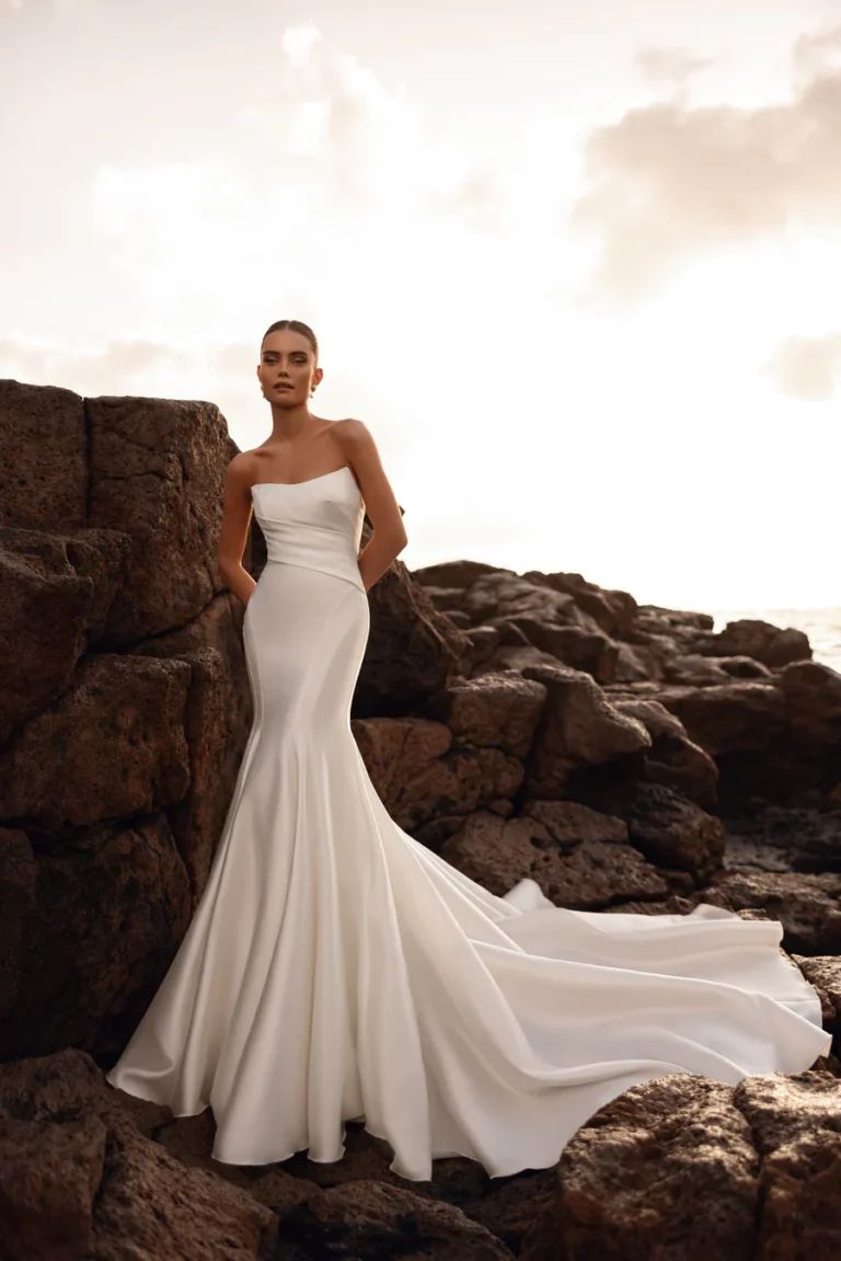 soraya-bridal-gown-fishtail-open-back_900x