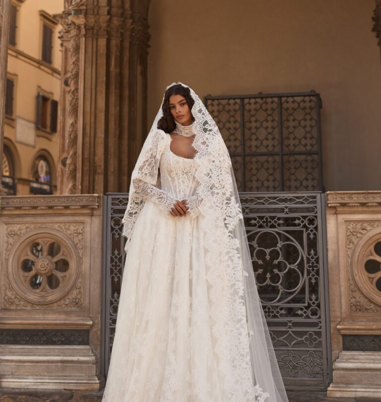 13237_Raphaella